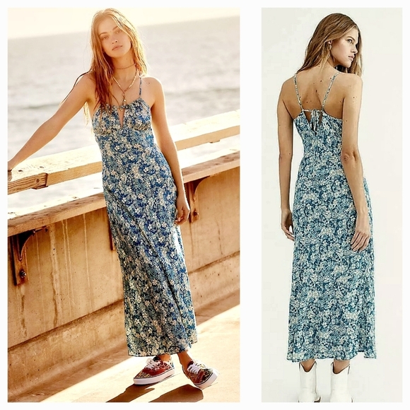 Bon Voyage Midi‎ Dress - Picture 1 of 3